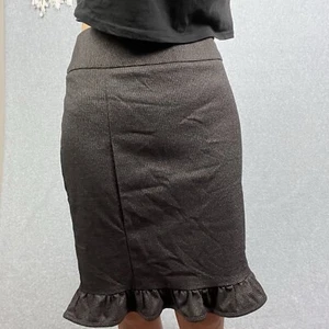 Review Skirt Womens 12 M Brown Houndstood Ruffle Office Siren Work Business - Picture 1 of 15