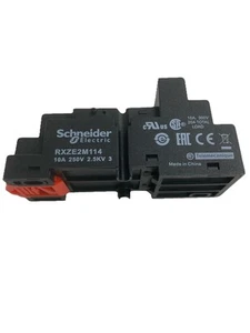 1PZ NEW RXZE2M114M Zelio Schneider presa relè - Foto 1 di 3