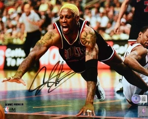 Dennis Rodman handsigniertes Chicago Bulls 8x10 Tauchfoto - Beckett W Hologramm - Bild 1 von 12