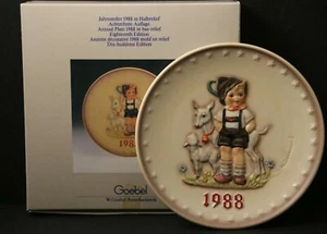 Goebel M.J. Hummel 1988 Annual 7-1/2" Plate in Bas Relief. Little Goat Herder - Picture 1 of 3