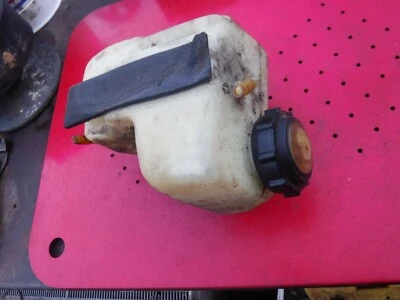 Kawasaki 440 L/C LTD 1980 invasor piezas de nieve: tanque de aceite con tapa Foto 1 de 4