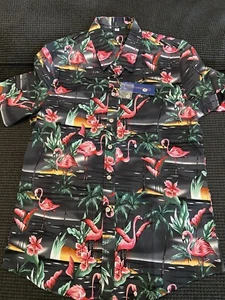 Adorable Women's Size Small Black w Pink Flamingo Hibiscus Camp Shirt NWT - Picture 1 of 3
