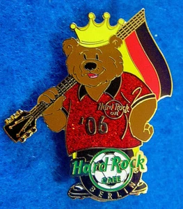 BERLÍN FÚTBOL FÚTBOL COPA MUNDIAL OSO SERIE CORONA DORADA BANDERA Hard Rock Café PIN - Imagen 1 de 1