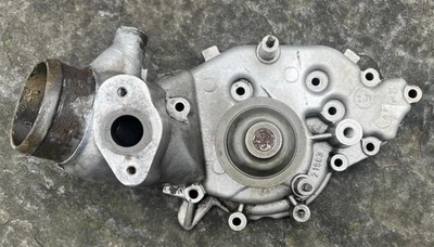 BOMBA DE AGUA USADA ORIGINAL ORIGINAL PORSCHE 944 9441061241R 1986-89 Foto 1 de 2