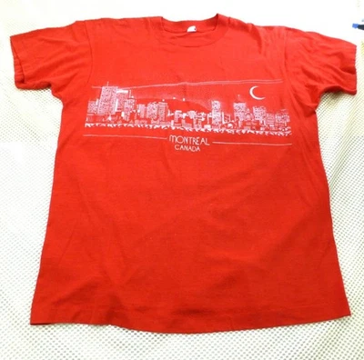 Camiseta De Colección Puntada Única Roja Canadá Gráfica Con Estampado Paisaje Urbano de Montreal Foto 1 de 4