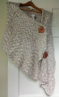 NWT SIMPLY NOELLE BEIGE KNIT WRAP SHAWL ONE SIZE ADJUSTABLE WOOD BUTTONS SOFT... - Image 1 of 4