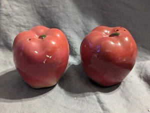 Ripe Red Apples Salt & Pepper Shaker Set, 2 1/8" Tall, Unbranded - PRE-OWNED - Picture 1 of 9