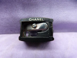 Anspitzer  für Schminkstifte  Kajalstifte  schwarz Chanel - Bild 1 von 4