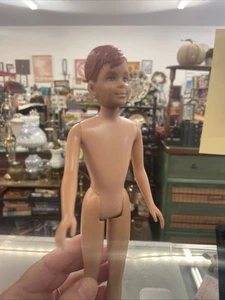 Muñeca Barbie de colección Skipper's Friend Ricky piernas rectas Mattel 1963 pecas - Imagen 1 de 18