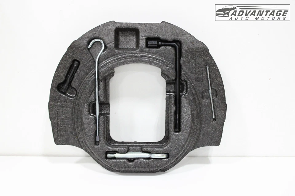 Chevy Spark 2016-2022 hatchback rueda de repuesto de emergencia gato llave herramienta espuma OEM Foto 1 de 4