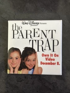 Werbefilm Pin Button Disney Elternfalle Lindsey Lohan - Bild 1 von 3
