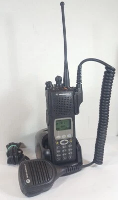 MOTOROLA XTS5000 700 800 MHz P25 Digital Police Fire EMS RADIO H18UCH9PW7AN XTS - Image 1 of 4