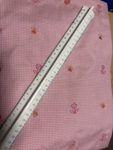 Baumwollstoff, Blumen, Sommerstoff, Vichykaro bestickt, Reststück ca. 130 cm - Bild 1 von 1