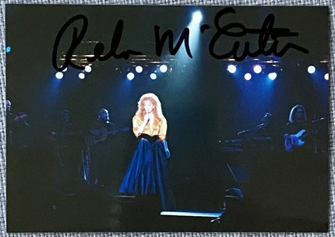 Reba McEntire Signed In Person 3.5x5 Candid Concert Photo - Authentic, RARE Cover