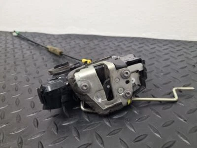 Actuador de pestillo de cerradura de puerta del conductor delantero izquierdo Toyota Sienna 11-15 OEM 69040-0C050 Foto 1 de 4