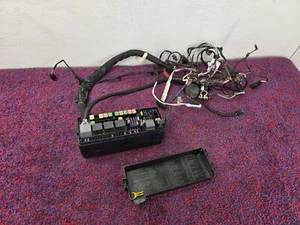 Dodge Charger GT 2020 OEM TAPA MALETERO CABLE ELÉCTRICO ENCHUFE RELÉ MÓDULO CAJA DE FUSIBLES 42K - Imagen 1 de 8