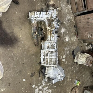 OEM MAZDA B2600 4X4 B2200 Manuel TRANSMISSION & Transfer Case - Picture 1 of 8