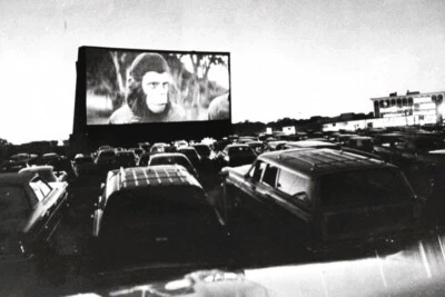 1973 Battle of the Planet Of The Apes at the Drive-in POSTER 24 X 18 Inches Nice - Image 1 of 2