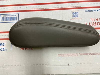 2000-2006 GMC Yukon Tahoe Suburban Front RH Side Armrest Gray Leather - Image 1 of 4