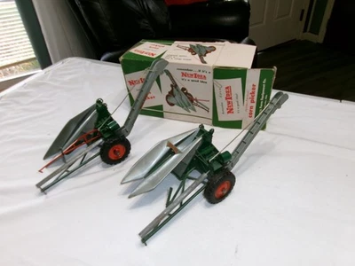 Agco Farm Toy Avco Toppings Nueva Idea Recogedor de Maíz Ambas Versiones con Caja Muy Raro Foto 1 de 2