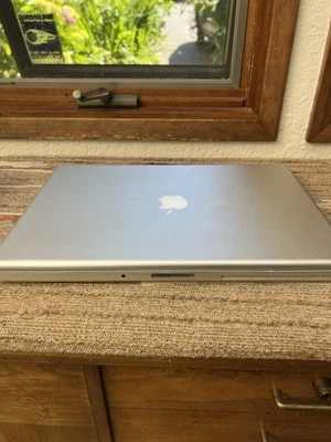 Apple MacBook Pro 15-inch 2006 Untested - Image 1 of 4