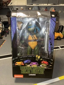 Figura de acción NECA Teenage Mutant Ninja Turtles 1990 película Leonardo 7" 2019 - Imagen 1 de 12