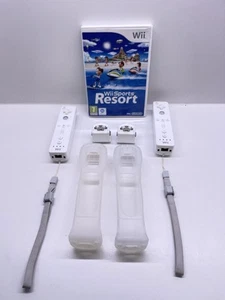 Nintendo Wii Sports Resort + 2 adaptadores de mando Motion Plus, fundas de silicona - Imagen 1 de 3