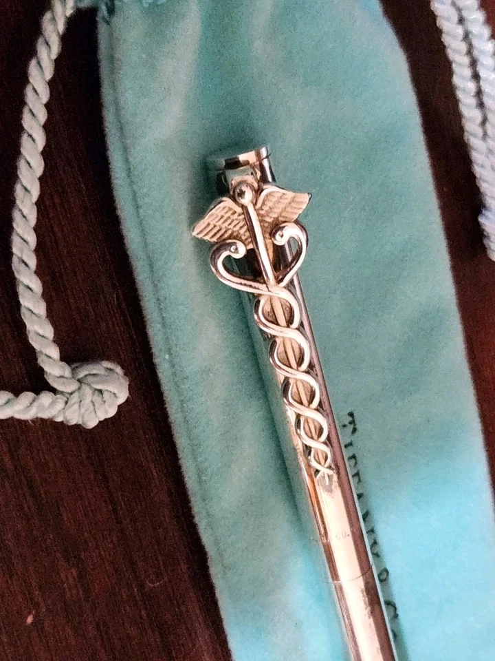Elegante bolígrafo vintage Tiffany & Co de plata de ley .925 Caduceus Foto 1 de 4