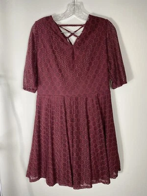 Vestido Love, Fire para mujer talla XL borgoña forrado de encaje manga corta por encima de la rodilla Foto 1 de 4