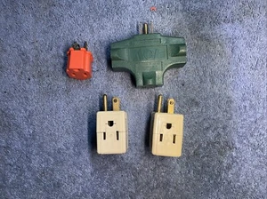 Lot Of Eagle & ACE Indoor/Outdoor Adapter Electrical Outlet 15A 3-Way - Picture 1 of 8