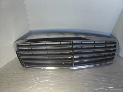 Conjunto de parrilla delantera Mercedes Benz C230 2003-2007 acabado cromado A2038800183 OEM Foto 1 de 4