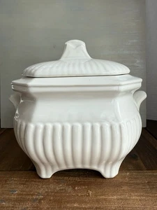 Vintage McCoy U.S.A. White Soup Tureen With Lid - Picture 1 of 14