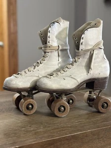 Vintage BETTY LYTLE STYLED BY HYDE ROLLER SKATES Size Unknown Chicago Plate Wood - Picture 1 of 10