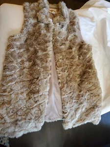 Forever 21 Womens Faux Fur Vest - Size M, Pockets , Very Soft - Tan, Light Brown - Picture 1 of 7