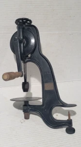 Goodell Pratt co. Toolsmiths Hand Cranked Bench Mount Vise Greenfield, MASS USA - Picture 1 of 5