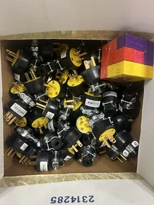 Eaton 3 Draht 15 Amp 125 V schwarz Gummi Elektrostecker (MENGE 19) - Bild 1 von 2