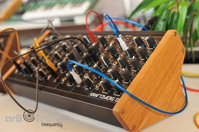 MFB Tanzbär Kraftzwerg 2 Urzwerg Pro Dominion Seitenteil Wooden Side Panel Stand - Bild 1 von 4