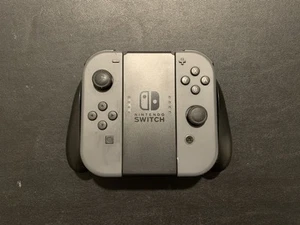 Grey Nintendo Switch Joy-Cons & Grip Official OEM Authentic Tested & Work! - Picture 1 of 17
