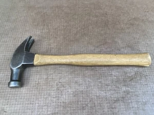 Vintage Maydole 28 oz Straight Claw Ripping Rip Hammer Wood Handle Old Tool Rare - Picture 1 of 10