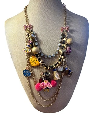 Collar Betsey Johnson Animadora Dije Declaración Multi Hilo Pom Pom Regalo Foto 1 de 4