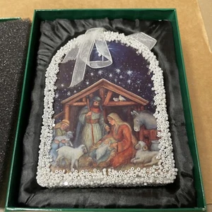 Nativity Ornament Mary Joeseph Baby Christmas Lighted Scene 5.25" Decoration Y31 - Picture 1 of 4