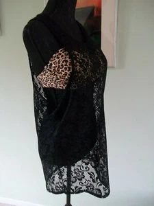 TOP CON IMPRESIÓN DE LEOPARDO OCEAN CLUB BANDEAU TALLA REINO UNIDO 36 D Y NEGRO ENCAJE TALLA 10/12 - Imagen 1 de 4