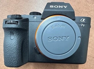 Sony Alpha a7 II Mirrorless 24.3MP Digital Camera With Flash - Picture 1 of 13