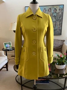 Nuevo sin etiquetas Abrigo Chaqueta Dance in Paris Chartreuse Amarillo Botón Frontal Mezcla Lana Talla M - Imagen 1 de 4