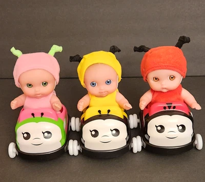 3 muñecas bebé Berenguer Lil' Cutesies juguetes JC con trajes y autos de insectos a juego Foto 1 de 4