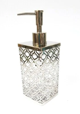 Nuovo BELLA LUX Vetro, Argento Cromato Metallo Telaio Quatrofoil Ritaglio Sapone - Immagine 1 di 4