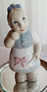 Estatuilla pequeña Royal Dux - dama joven - Imagen 1 de 4