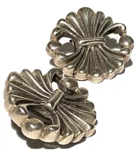 VINTAGE STERLING SILVER ARTISAN REPOUSSÉ SOUTHWESTERN CLIP EARRINGS - Picture 1 of 12