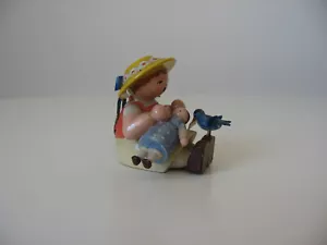 Erzgebirge Wendt & Kühn altes Mädchen mit Puppe und Vogel Logo Blumenkinder - Bild 1 von 7