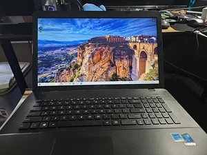 ASUS X751L Laptop 17.3" Intel I5-5200U, 8GB RAM, 500ssd - Afbeelding 1 van 9
